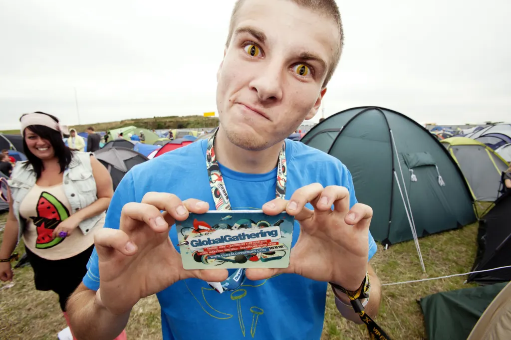 Festivalgoers and atmosphere at Global Gathering 2010